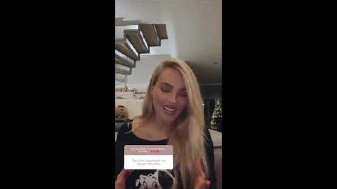 Τζούλια Νόβα: Περιγράφει την εμπειρία του τοκετού στο σπίτι