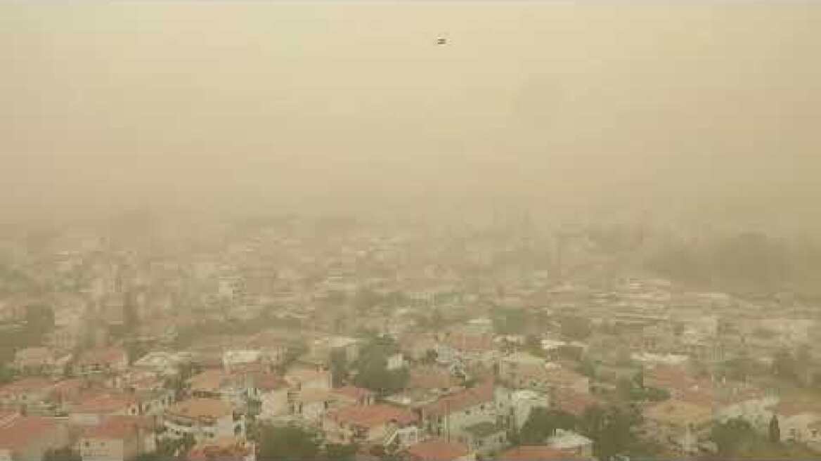 «Πνίγηκε» στην αφρικανική σκόνη ο ουρανός της Κυπαρισσίας