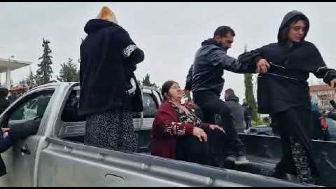 Οι Ρομά αποχαιρέτησαν τον 16χρονο με δάκρυα και μουσική