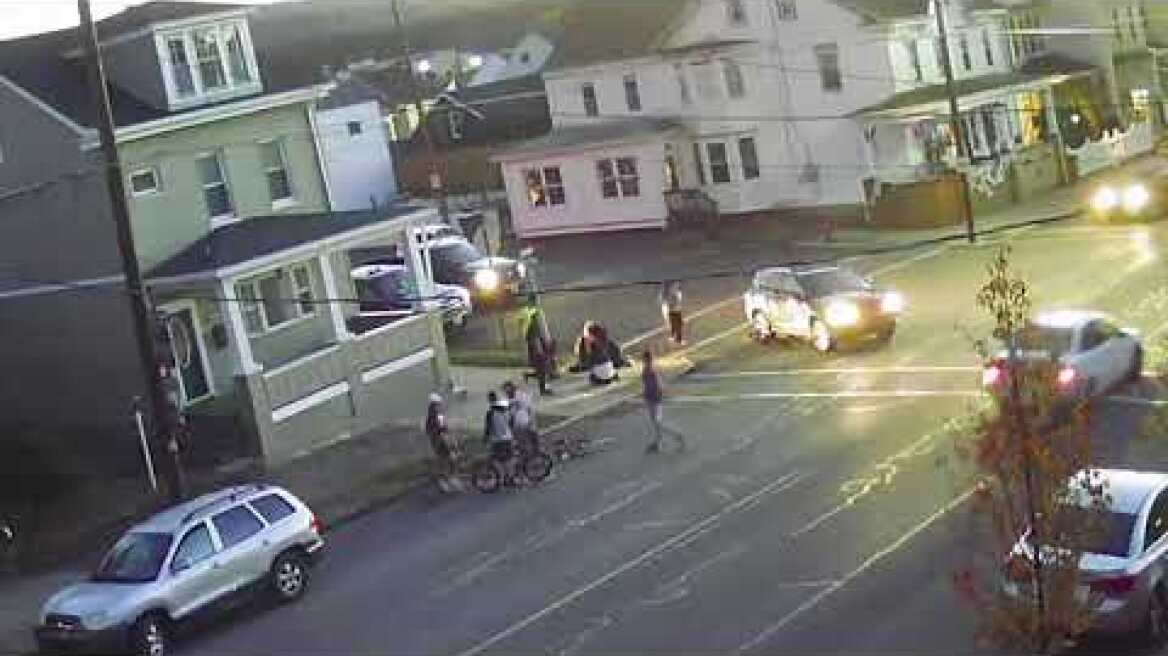 Αυτοκίνητο παρασέρνει παιδί που έκανε ποδήλατο