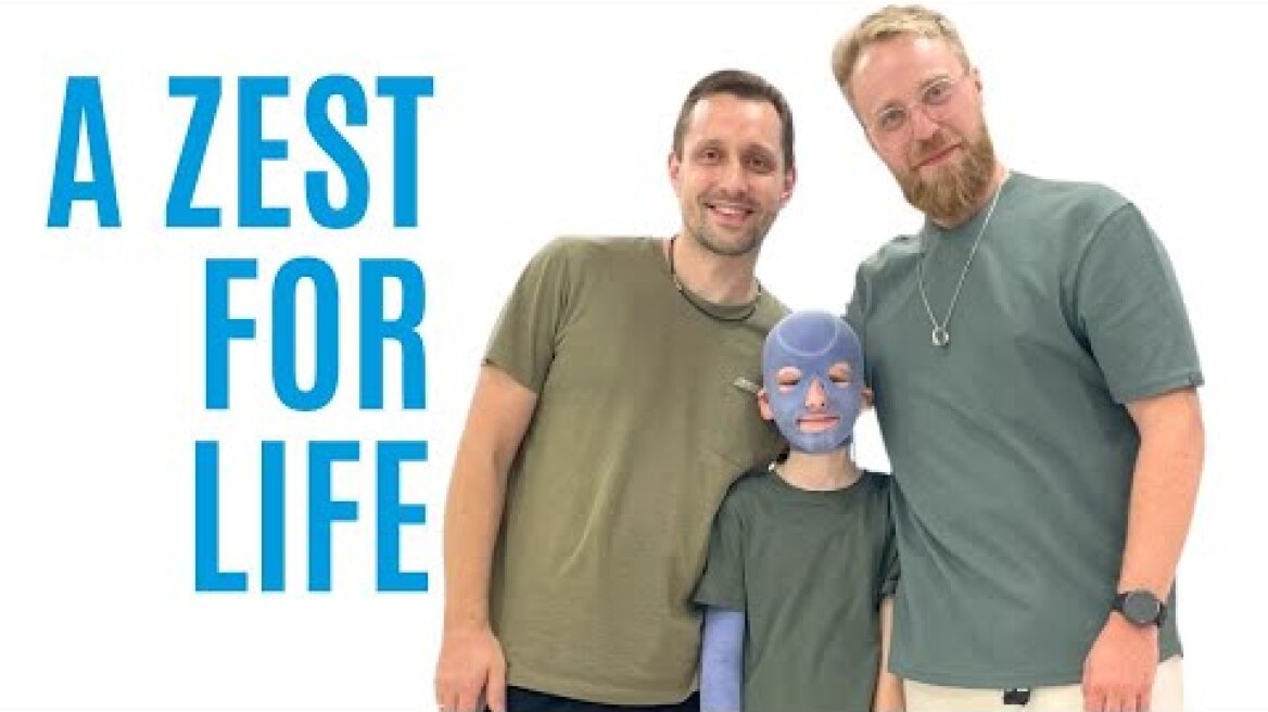 «Ήταν η τελευταία φορά που είδα τη μαμά μου»: Ο 11χρονος Ρόμαν από την Ουκρανία λύγισε διερμηνέα και κοινό στο Στρασβούργο A zest for life: how the medevac programme helped a badly burned Ukrainian boy survive and thrive