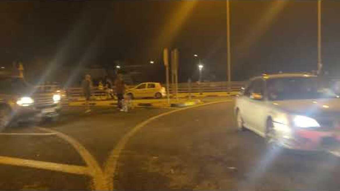 Κίνηση και κόσμος στους δρόμους της Λάρισας - Αναστάτωση από την στάθμη του Πηνειού