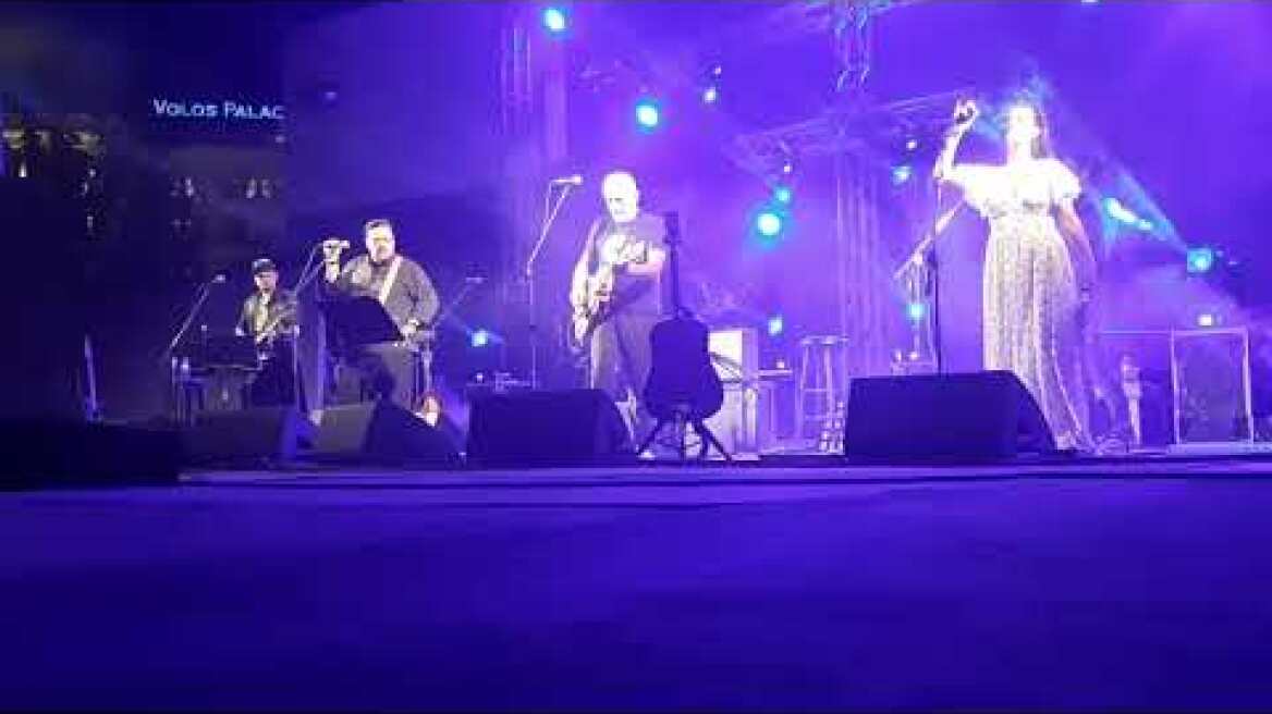 Ν. Πορτοκάλογλου - Λ. Μαχαιρίτσας: Κλείνω κι έρχομαι (Βόλος)