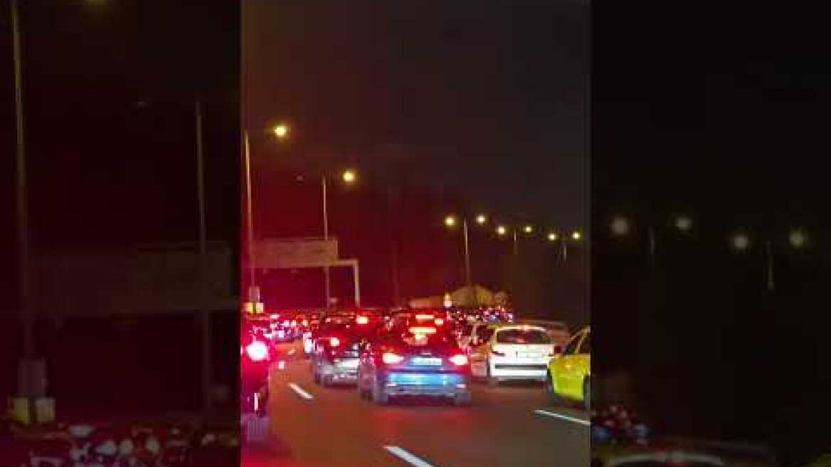 Μεγάλο μποτιλιάρισμα σε όλο το Λεκανοπέδιο