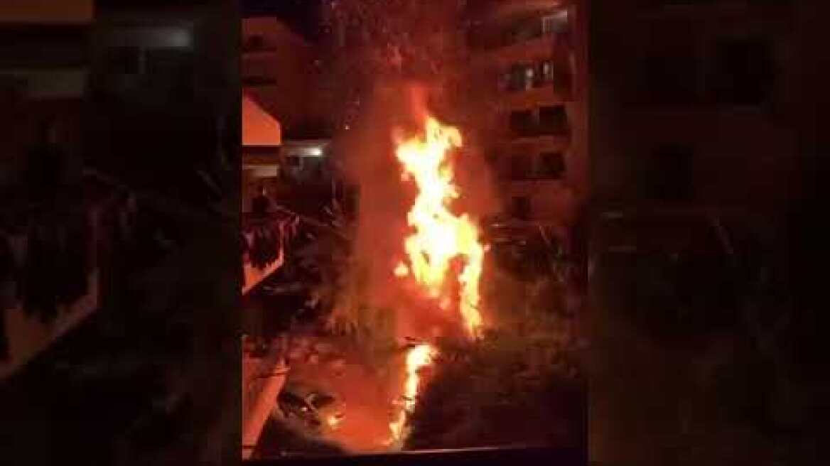 ΠΑΤΡΑ - Φωτιά στην Αρόη