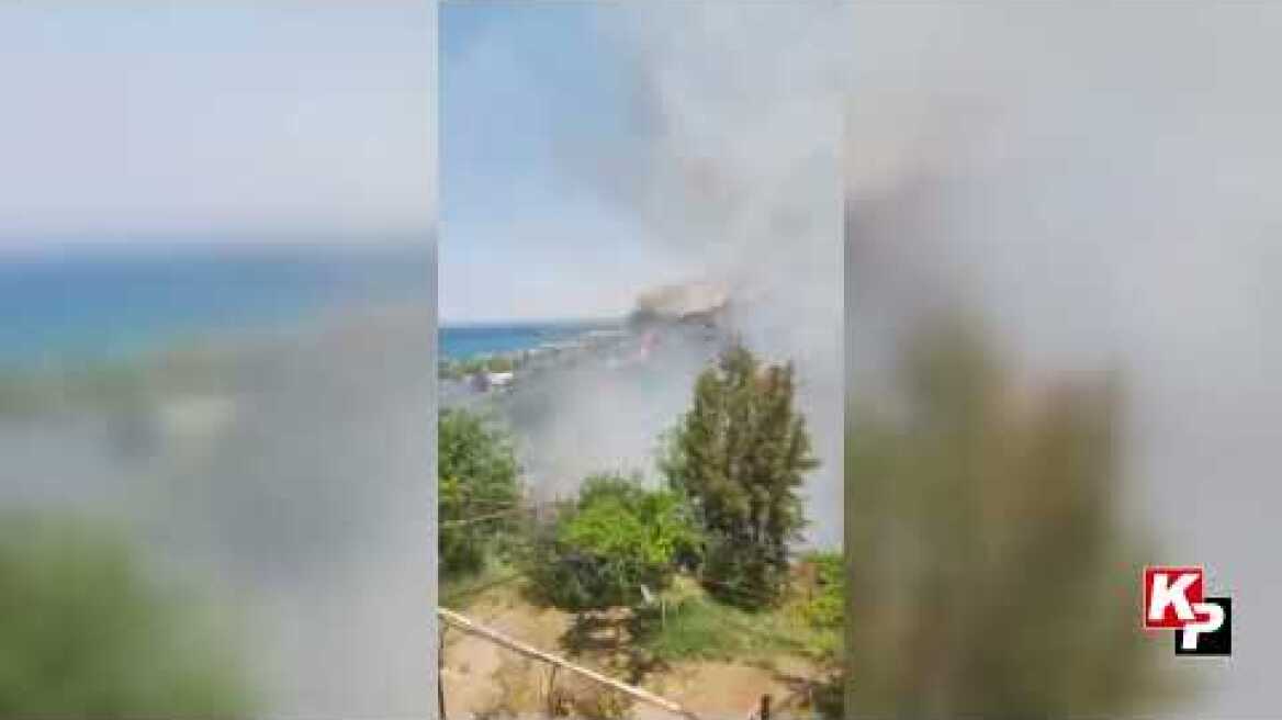 Yedidalga'da dağdan başlayan yangın, rüzgârdan dolayı köyün içine kadar sıçradı.