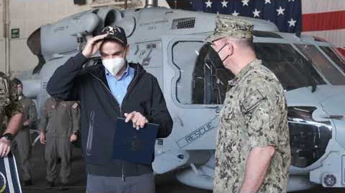 Επίσκεψη του Πρωθυπουργού στο αεροπλανοφόρο «Αϊζενχάουερ»