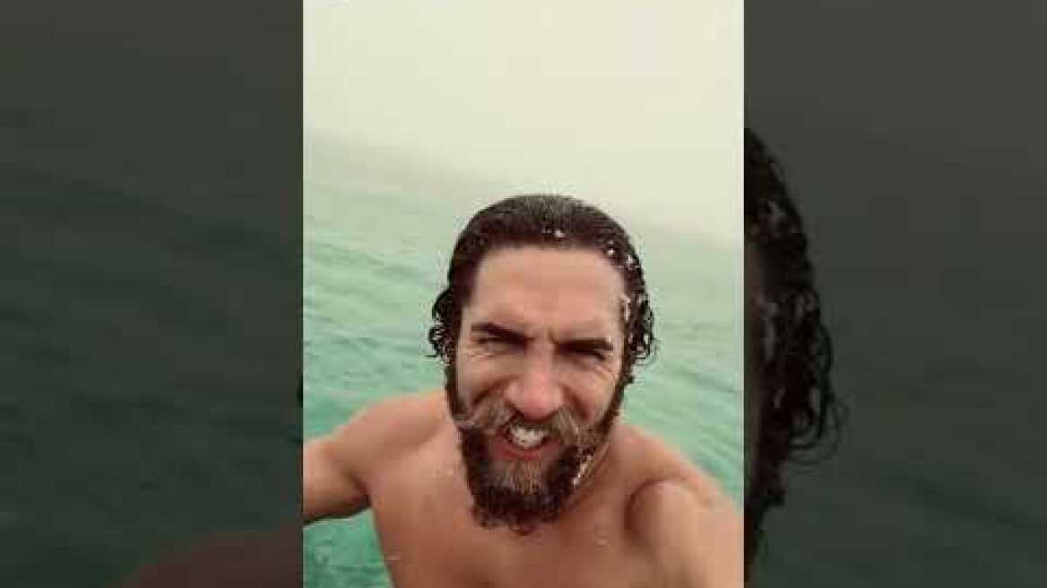 Ο Κόρο στην παραλία Αλίμου