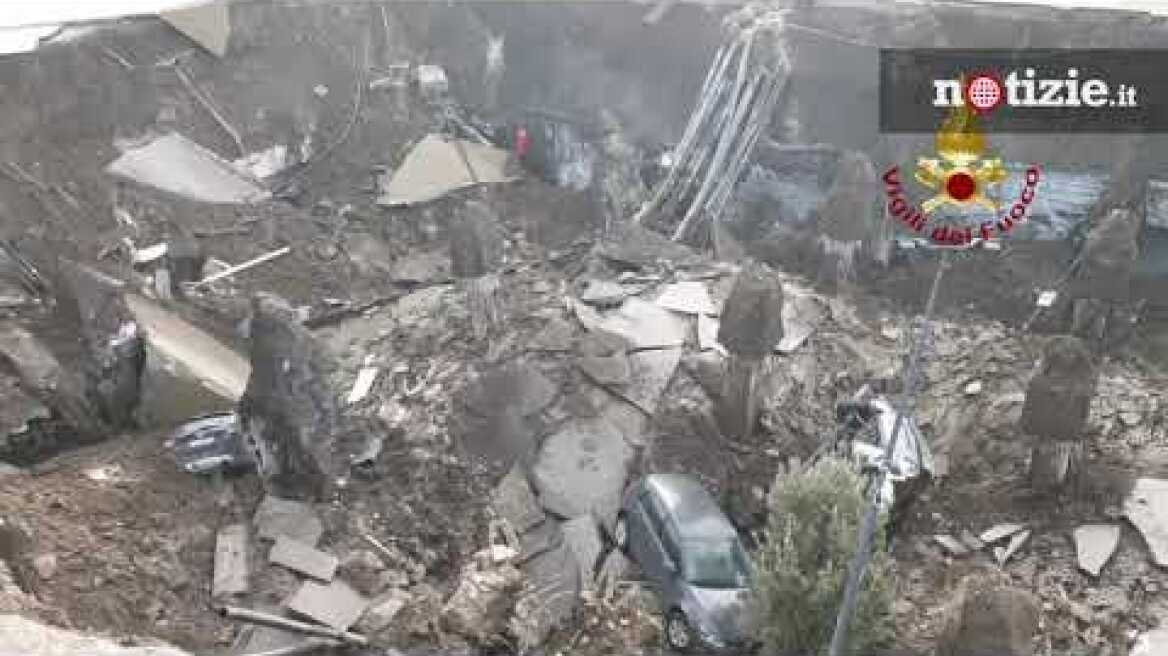 Napoli, voragine davanti all'Ospedale del Mare: evacuato il covid center