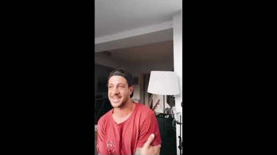 Ηλίας Μπόγδανος: Καταβεβλημένος από τον κορονοϊό, περιγράφει σε βίντεο την κατάσταση της υγείας του