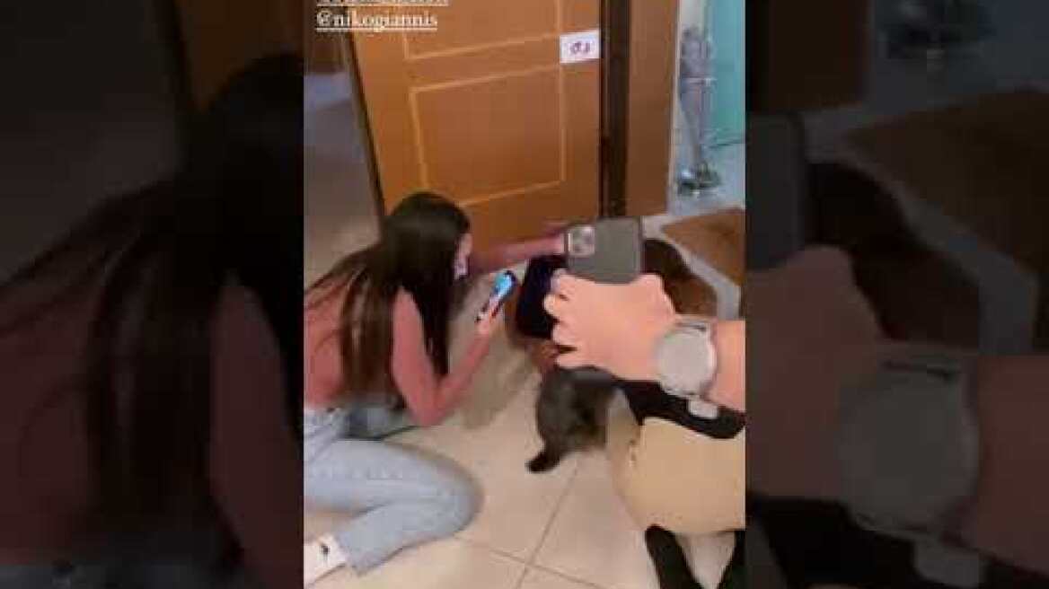 Ελευθερία Ελευθερίου: Ξέσπασε σε κλάματα όταν αντίκρισε ξανά τους φίλους της