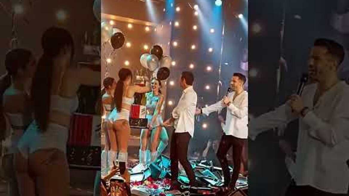 Βίντεο: Η έκπληξη του Κωνσταντίνου Αργυρού στον Σάκη Ρουβά για τα γενέθλιά του