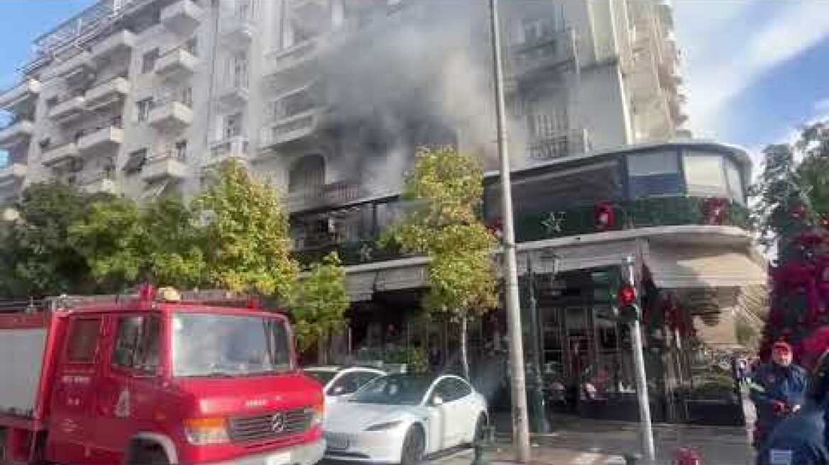 Φωτιά σε κατάστημα εστίασης στη Λεωφόρο Νίκης στη Θεσσαλονίκη (2)