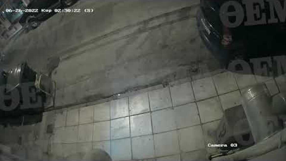 Η στιγμή που η Αστυνομία φθάνει στο σημείο του φονικού καβγά στην Ραφήνα (1)