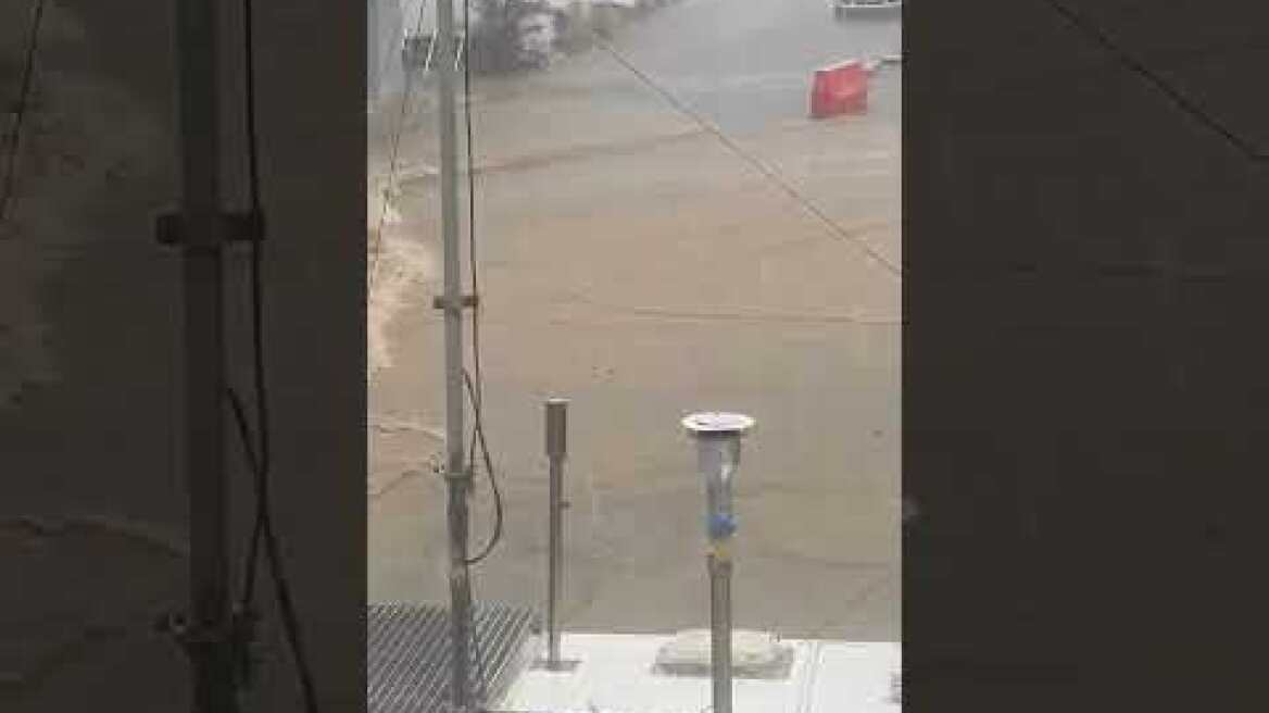 Πλημμύρισαν οι διάδρομοι και η πίστα στο αεροδρόμιο Νίκος Καζαντζάκης του Ηρακλείου