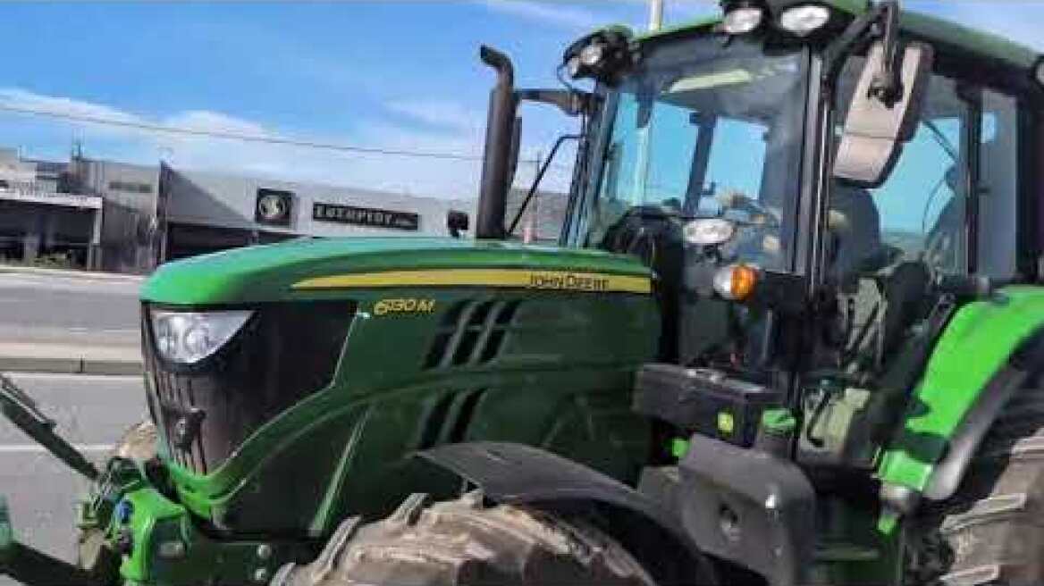 Τελεσίγραφο στους αγρότες του Βόλου να ανοίξουν το λιμάνι μέχρι τις 13:00 (1)