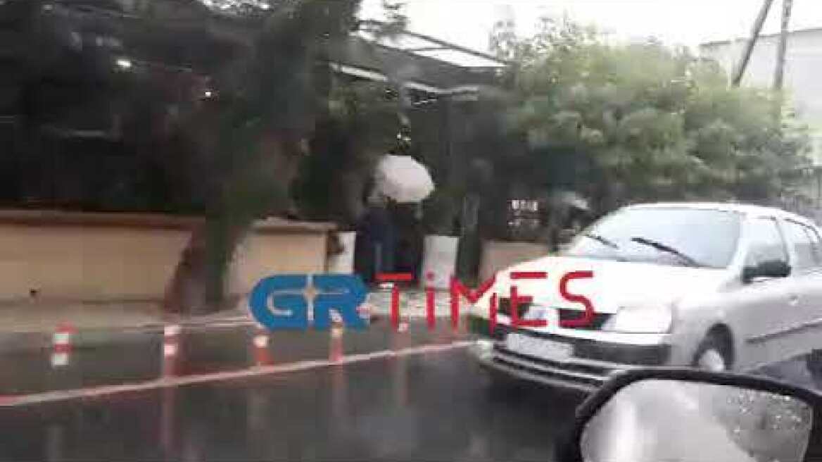 Άνοιξαν οι ουρανοί στον Εύοσμο