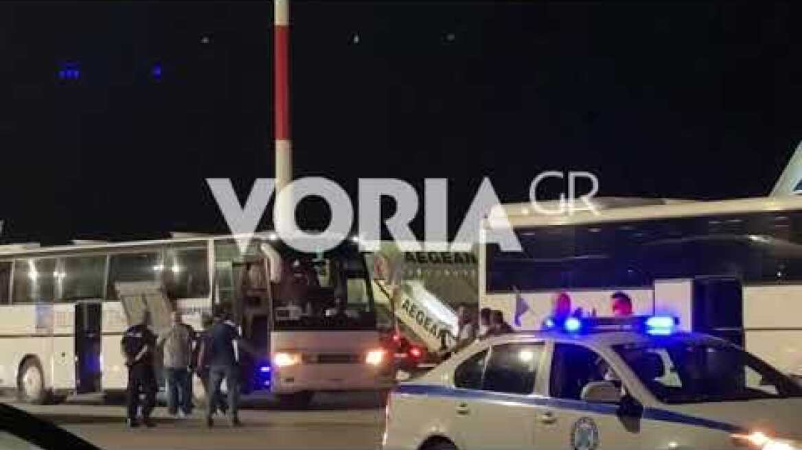 Στη Θεσσαλονίκη τα πρώτα ασυνόδευτα από τη Μόρια (1)