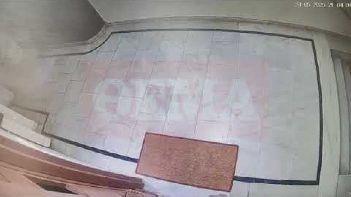 Συνελήφθη ο 54χρονος διαρρήκτης που «άδειαζε» καταστήματα και γραφεία στο Κολωνάκι (2)