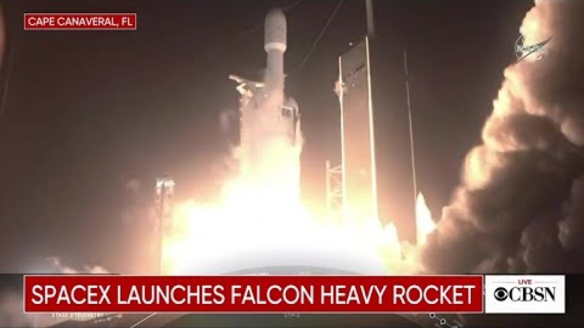 SpaceX Falcon Heavy makes dramatic early morning launch