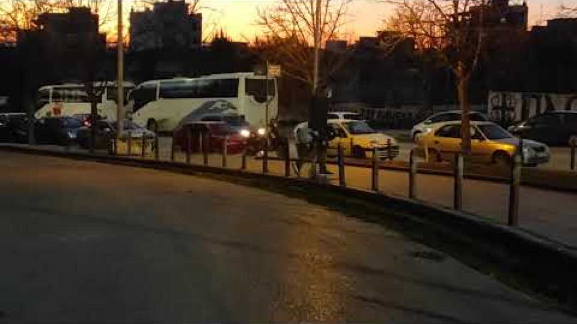 Κράνη και στυλιαρα από τον σύνδεσμο του ΠΑΟΚ στην Τούμπα