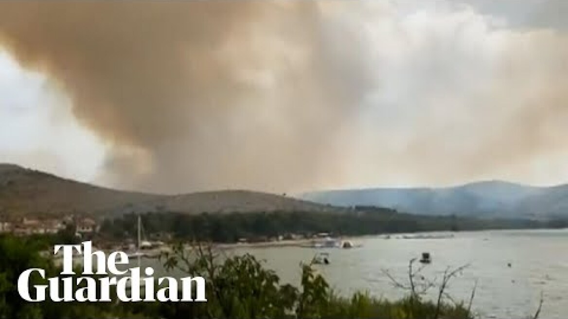 Forest fire rages near Croatian coastal town