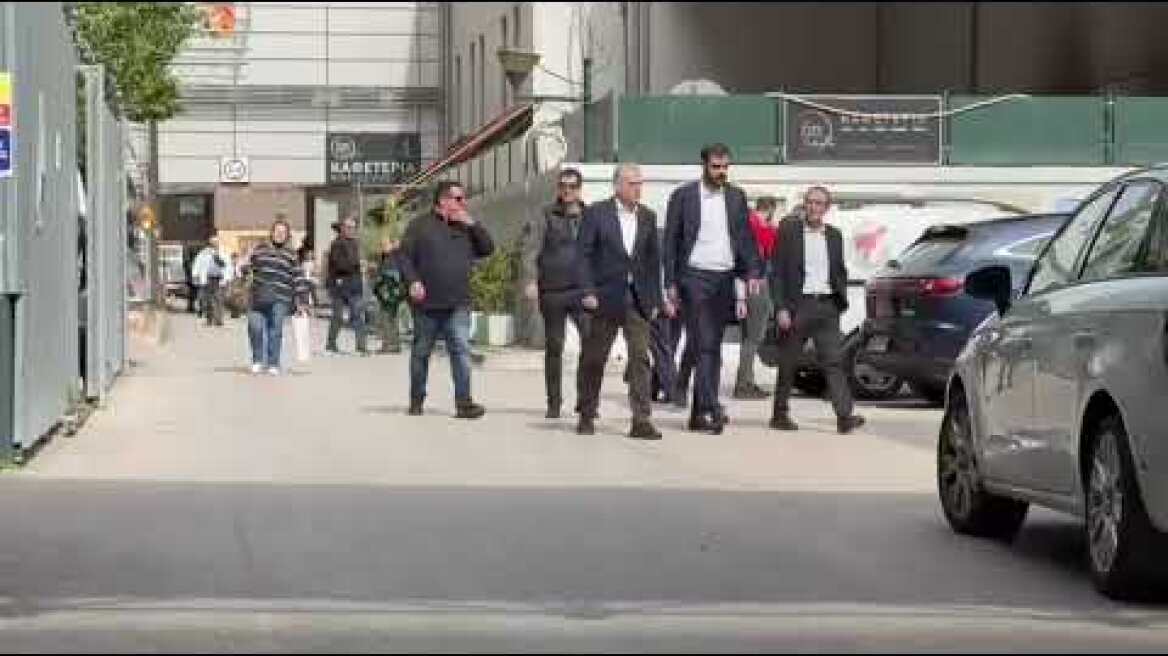 Ο Θεοδωρικάκος και ο Μαρινακης επισκέφθηκαν τον Μυλωνάκη στον Ευαγγελισμό