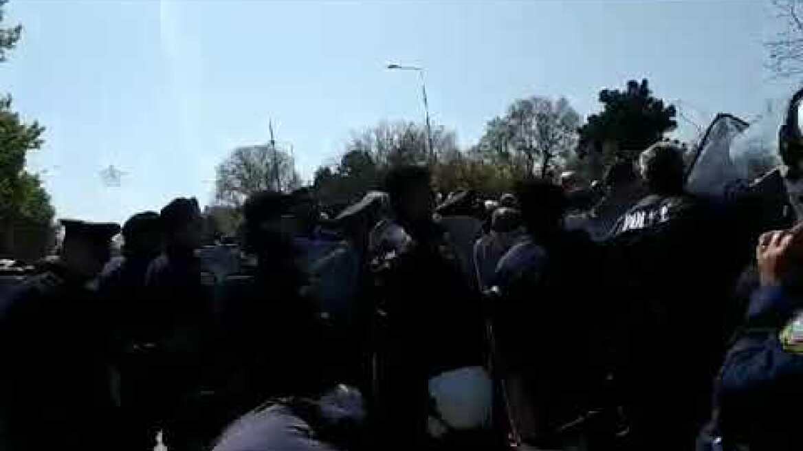 Διαμαρτυρία Μακεδονικο παρέλαση 1