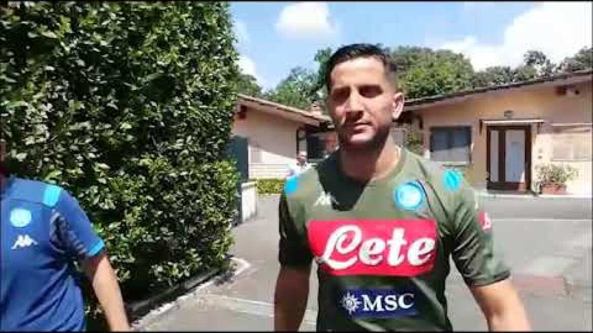 Manolas a Villa Stuart con la maglia del Napoli