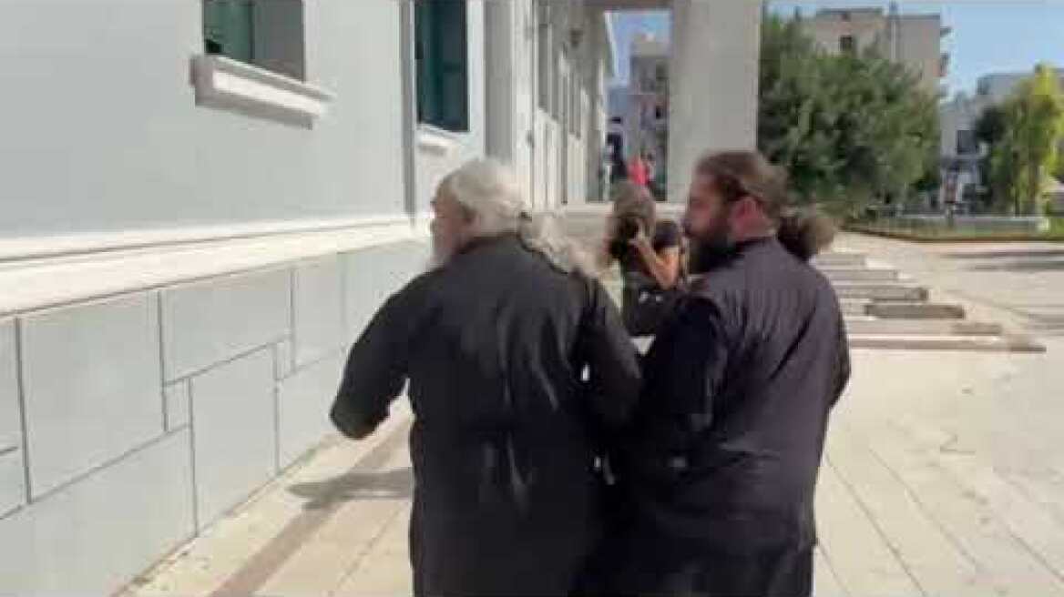 Ο Ηγούμενος στον ανακριτή Κορίνθου