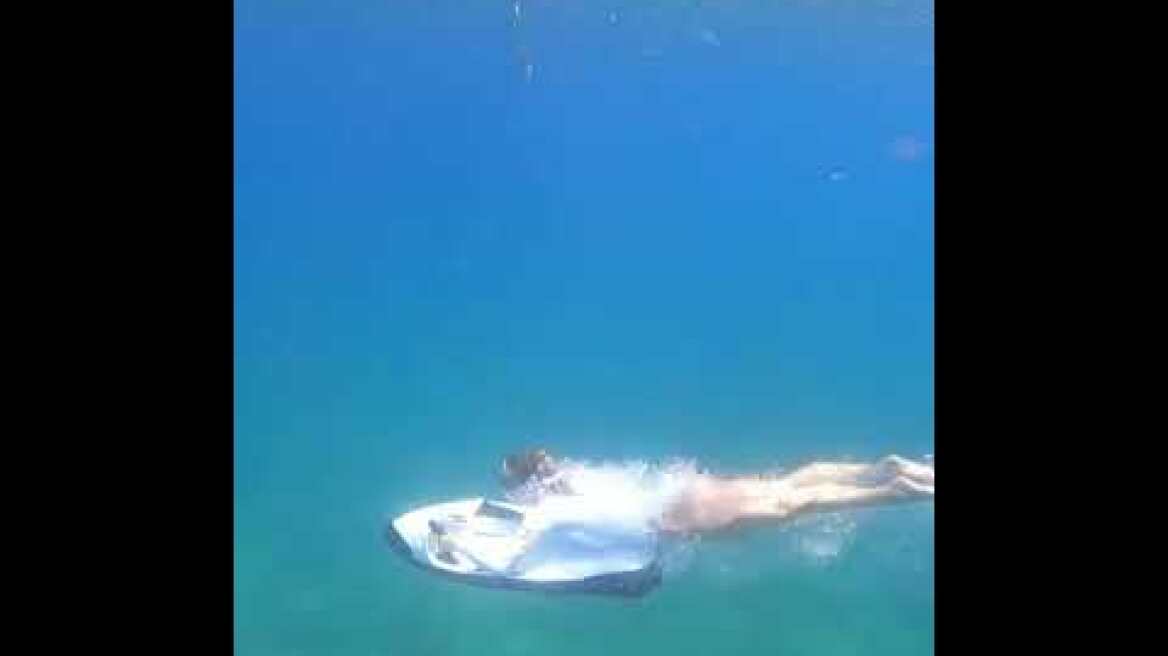 H Sydney Sweeney απολαμβάνει της διακοπές στην Ελλάδα (1)