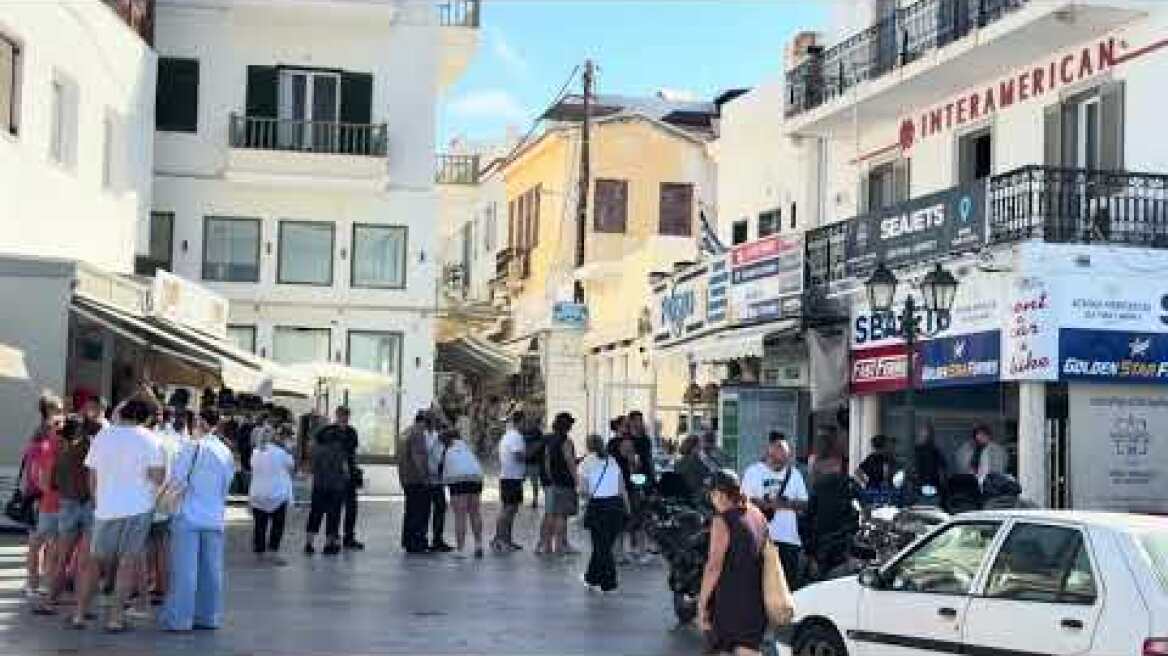 Ουρά σε πρακτορείο της Τήνου λόγω απαγορευτικού 