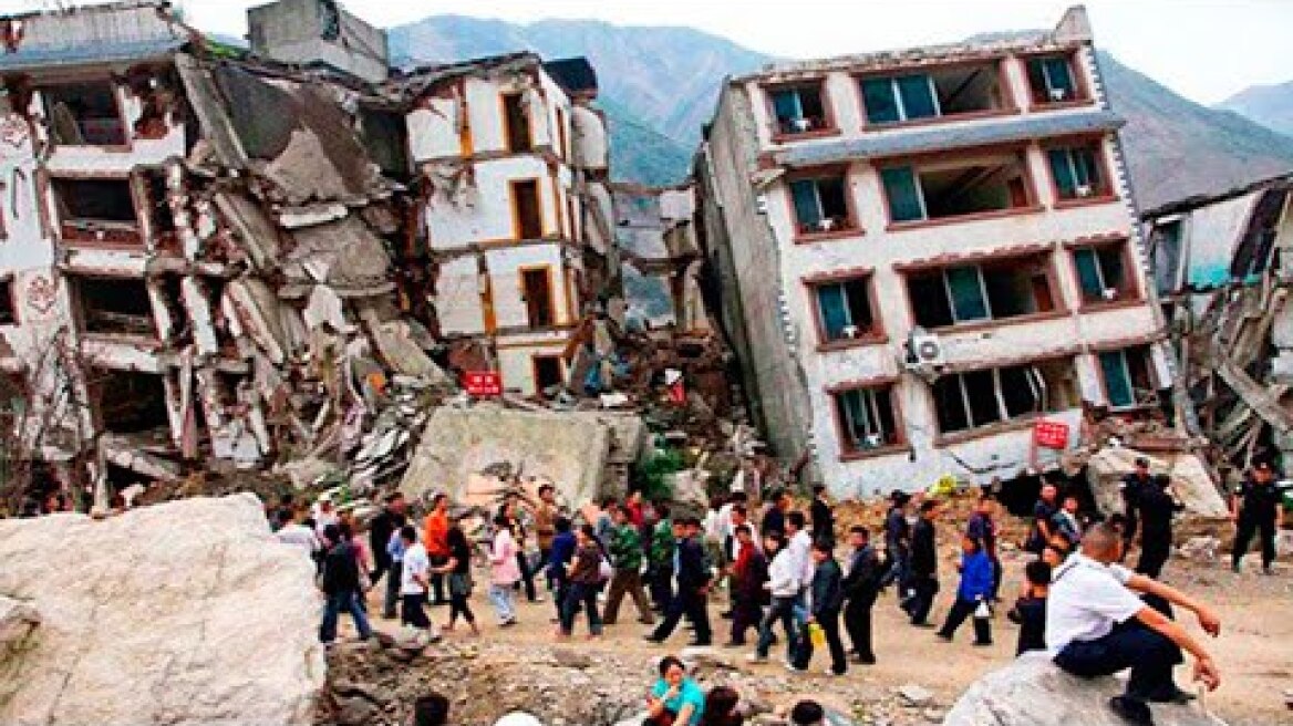 Thousands of houses are collapsed! Powerful 6.7 earthquake in Malang, Java, Indonesia / gempa bumi