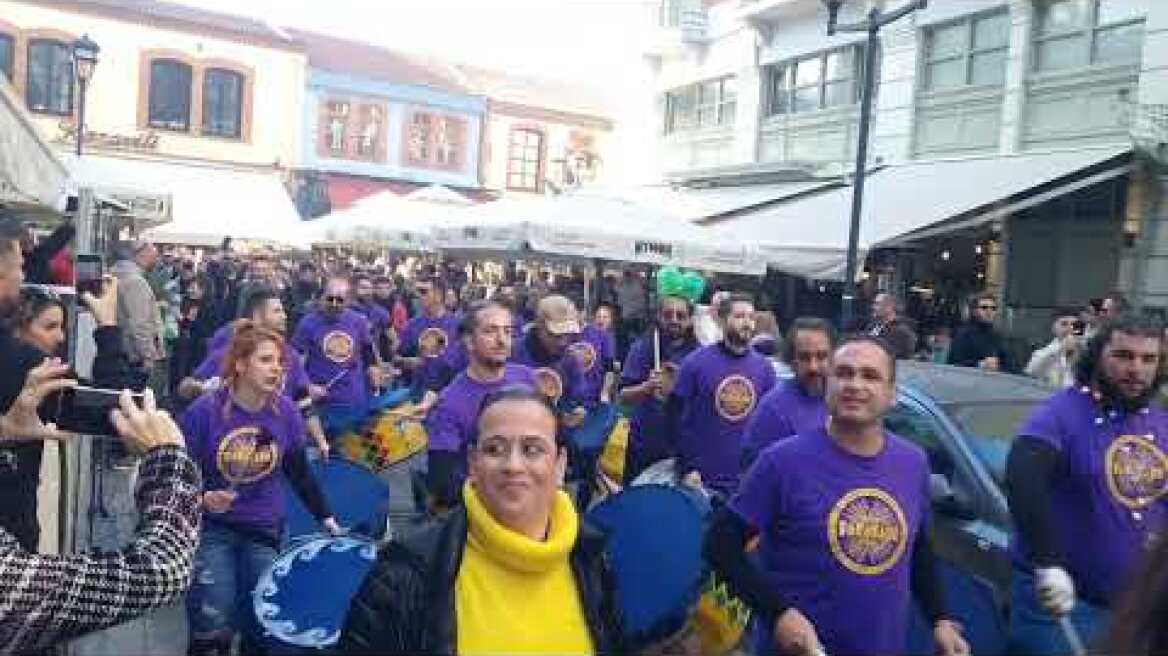 Μουσικές με κρουστά και τύμπανα στα Λαδάδικα την παραμονή Πρωτοχρονιάς