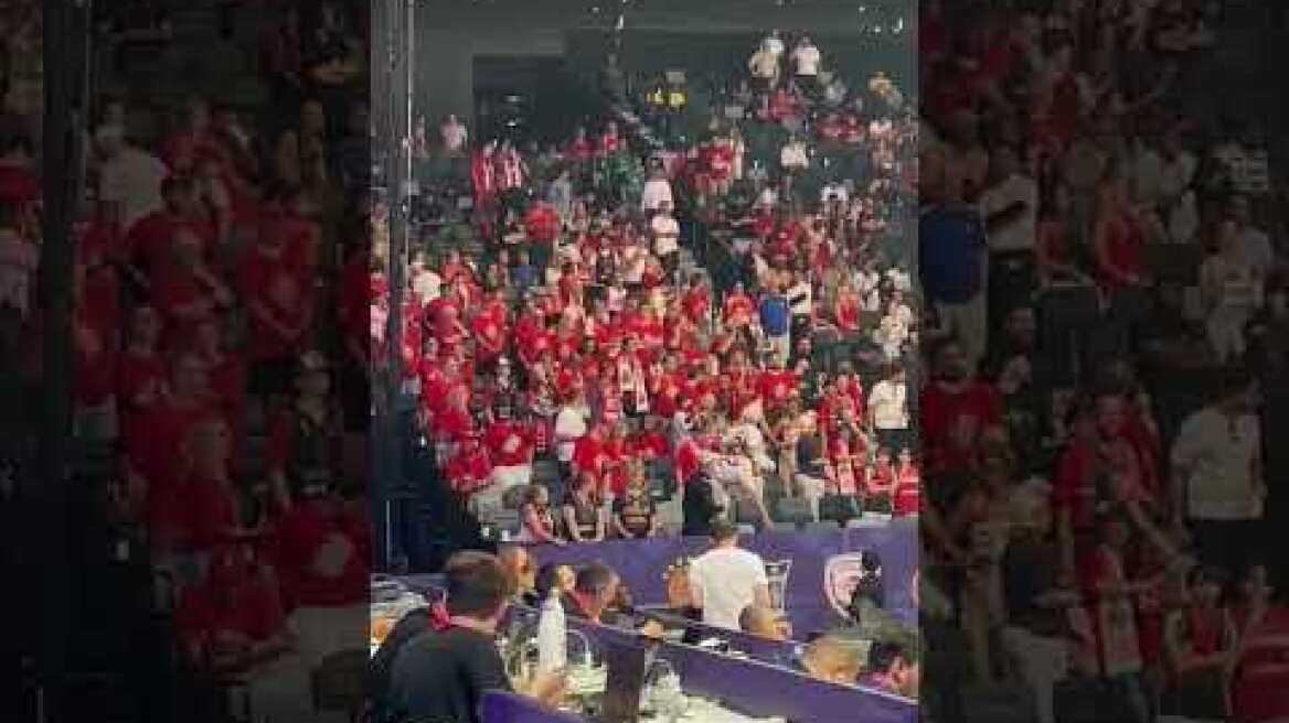 Οι φίλοι της Μονακό στις εξέδρες της Etihad Arena