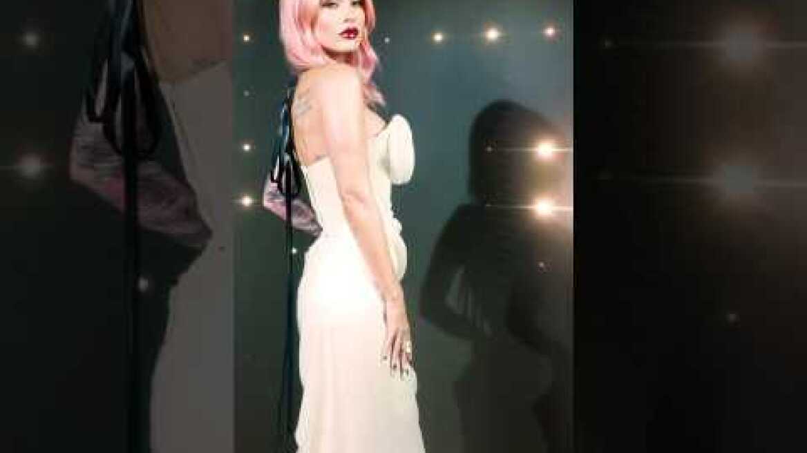 #MeganFox is serving #JonahHex realness at the #PCAs. 😍 #shorts