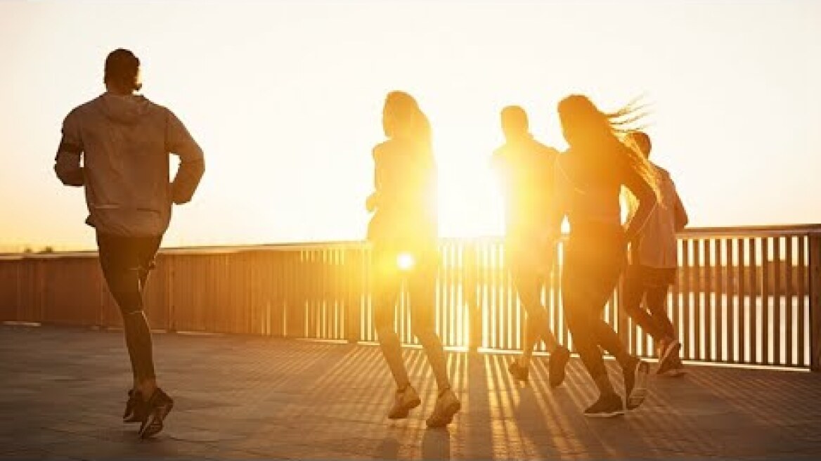 Live: Individual exercise in Madrid during COVID-19 pandemic西班牙允许民众在疫情期间开始户外运动