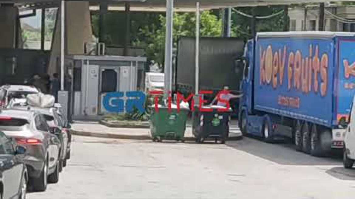 Απίστευτη ταλαιπωρία για τους οδηγούς φορτηγών στα σύνορα του Προμαχώνα (1)