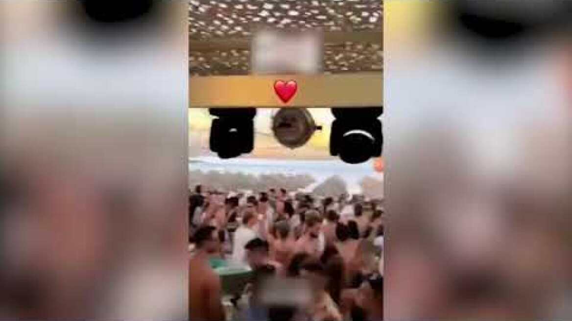 Εικόνες συνωστιμού σε μπαρ στην Πάρο