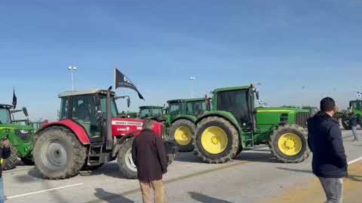 Οι αγρότες έκλεισαν για πέντε ημέρες και το ρεύμα προς Θεσσαλονίκη στα Μάλγαρα (2)