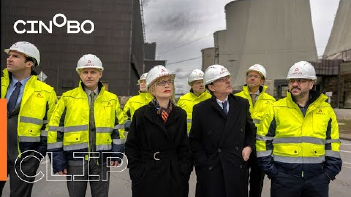 Εύκολος Στόχος (The Sitting Duck) Clip | GR Subs | Cinobo