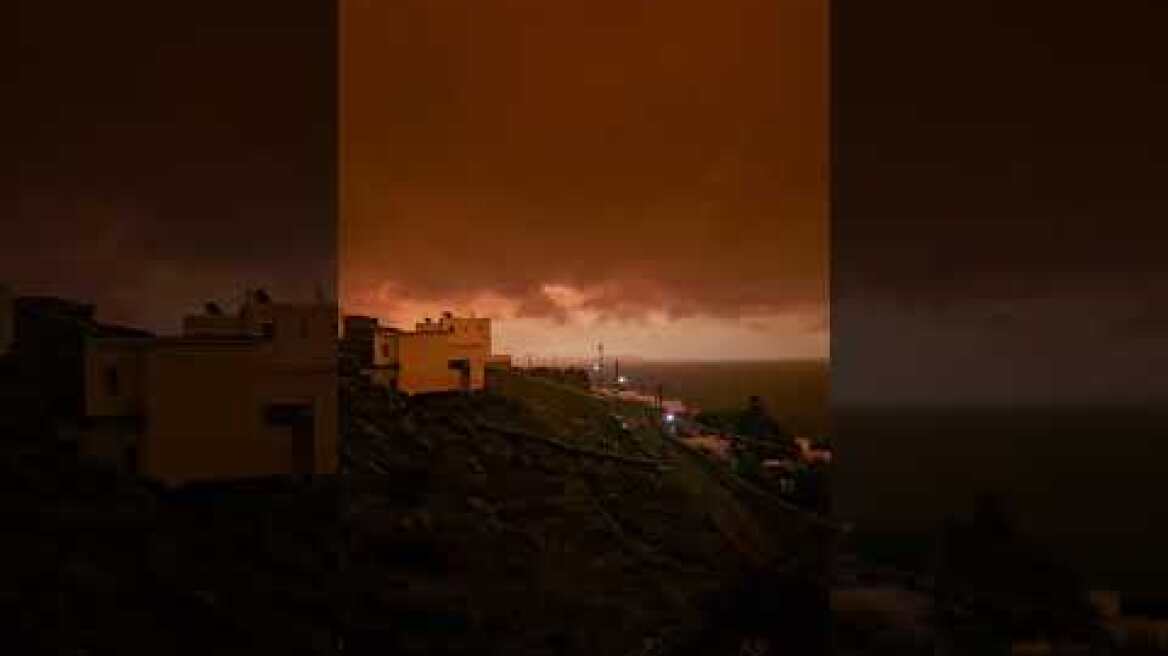 📹 Από το Πορτο Τήνου με βροχή και Χωμα στην ατμόσφαιρα