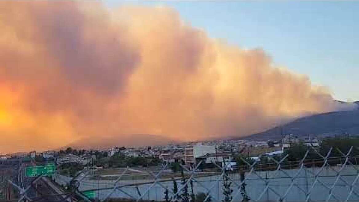 Μετωπο από Αττική οδό ύψος Αχαρναί