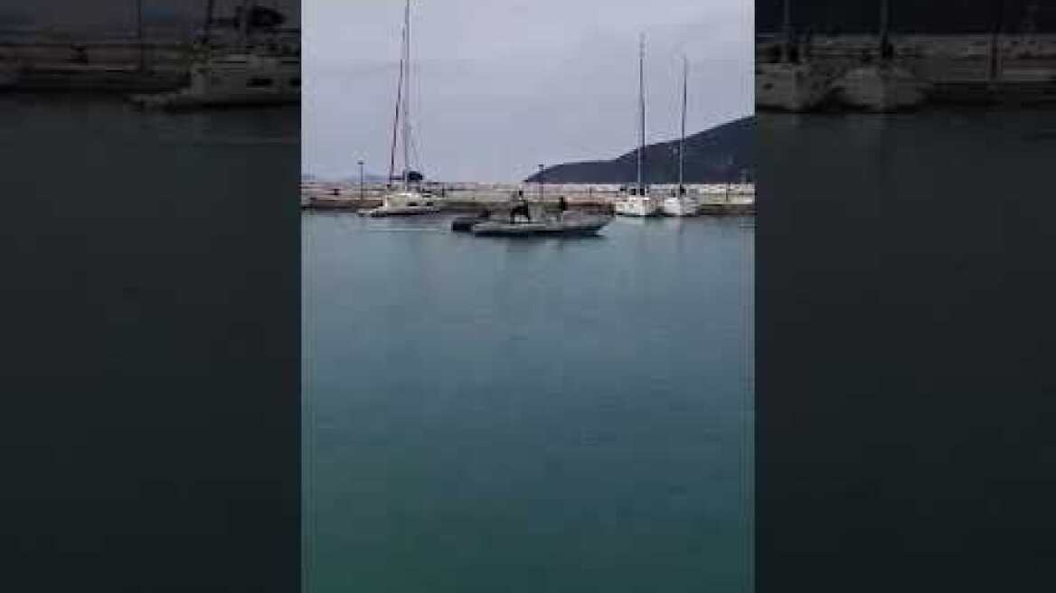 Ρυμούλκηση μη   επανδρωμένου σκάφους επιφανείας (θαλάσσιου drone) στο Λιμάνι Βασιλικής