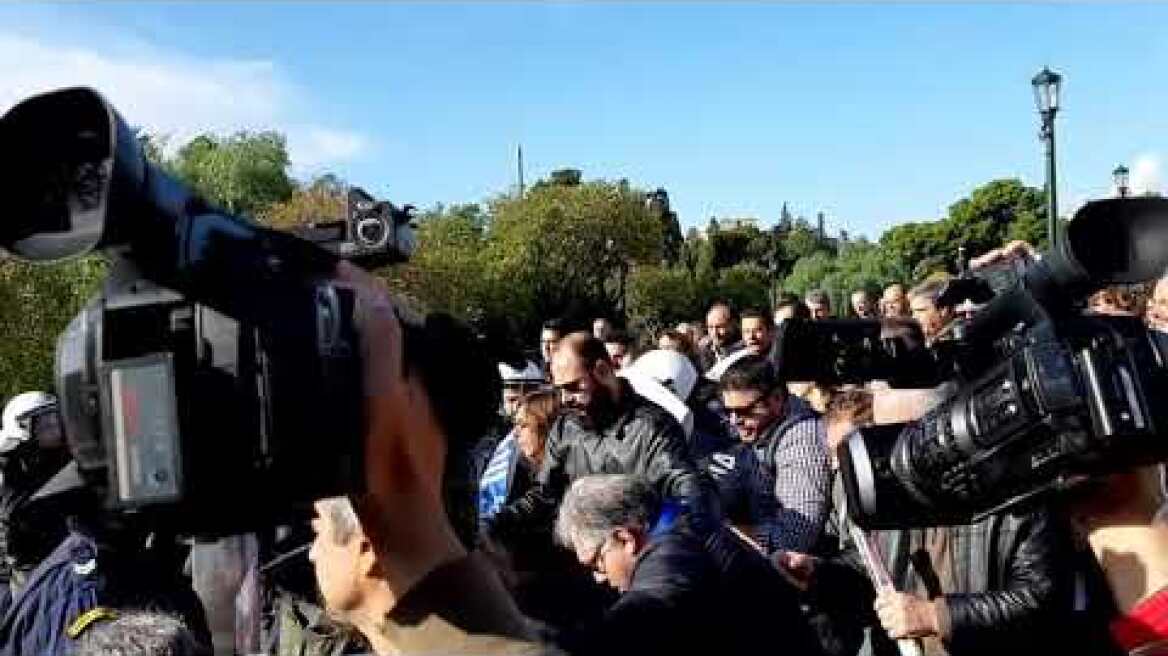 Βίαιη επίθεση της κυβέρνησης ενάντια στην κινητοποίηση των υγειονομικών