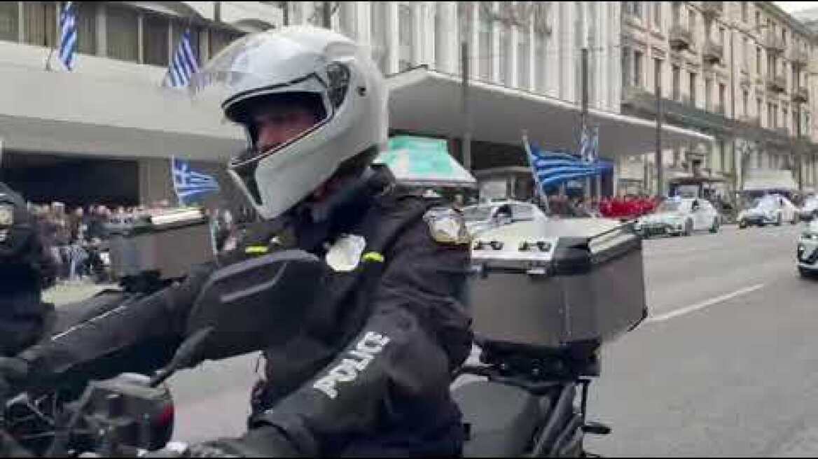 H μεγάλη στρατιωτική παρέλαση στην Αθήνα για την 25η Μαρτίου (14)