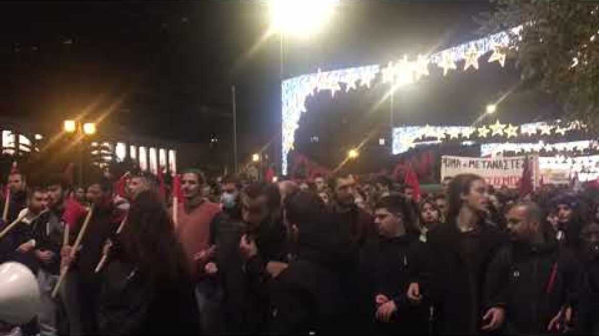 Προπύλαια / Πορεία με διάφορες συλλογικότητες του αντιεξουσιαστικού χώρου για τον 16χρονο ρομά