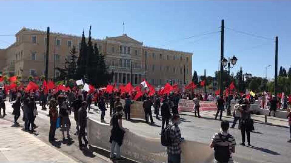 Βίντεο ΠΑΜΕ έξω από τη Βουλή