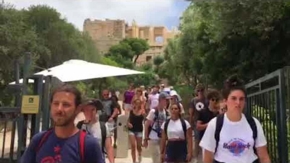 Ακρόπολη - ουρές (1)