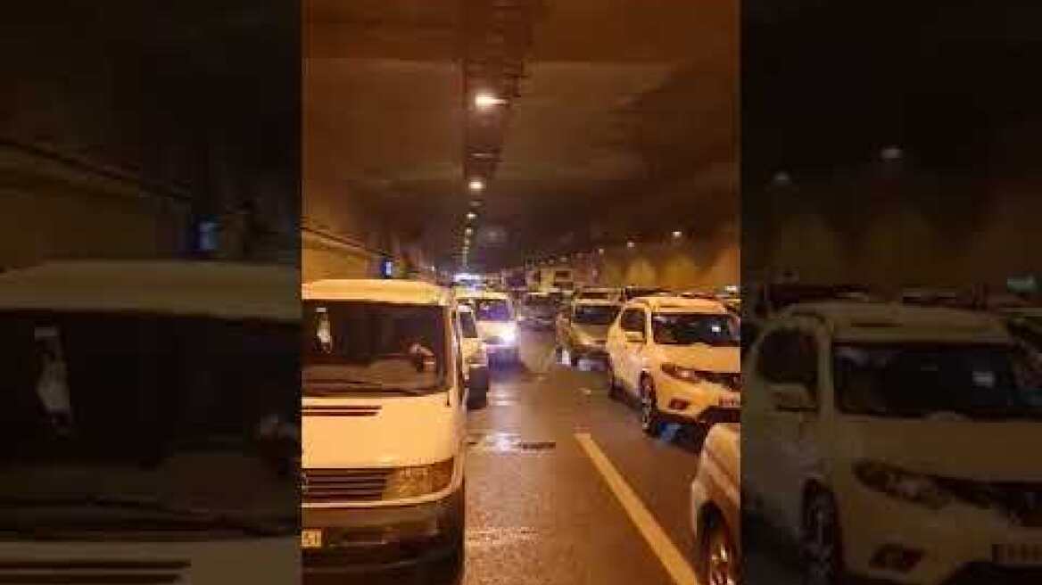 Εγκλωβισμένοι οδηγοί στην Αττική Οδό